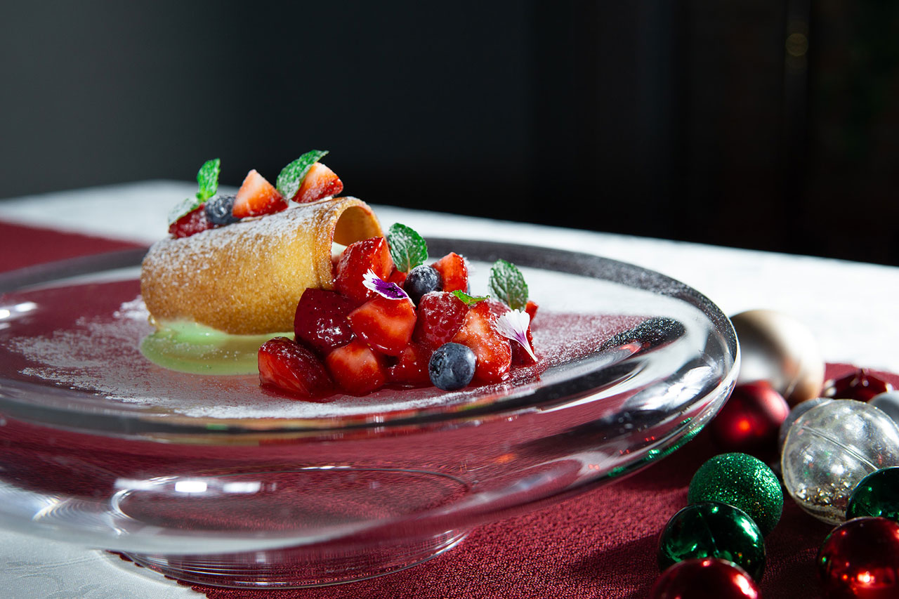 苺とピスタチオのクリスマスデザート